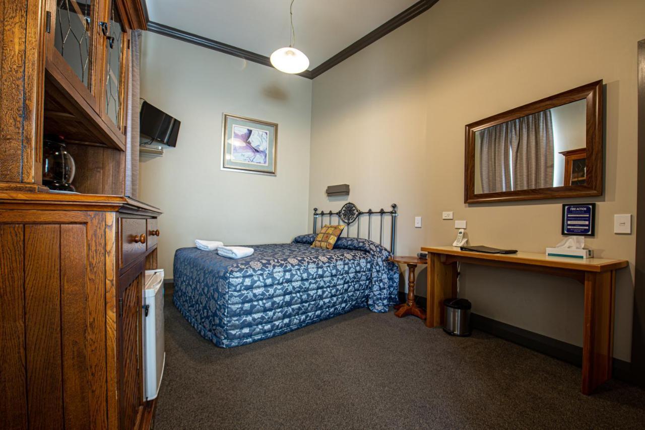 Victoria Railway Hotel Инверкаргилл Экстерьер фото