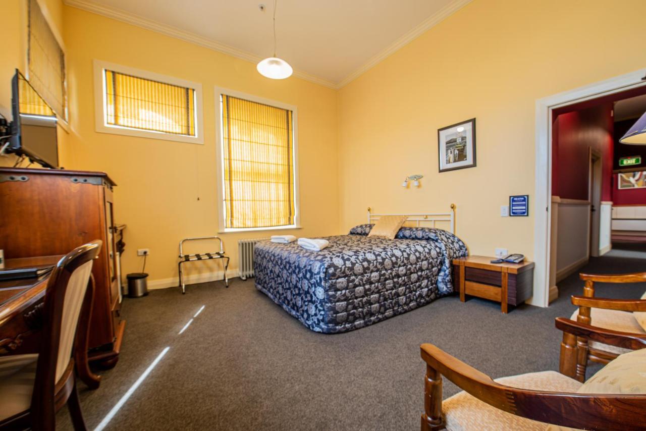 Victoria Railway Hotel Инверкаргилл Экстерьер фото